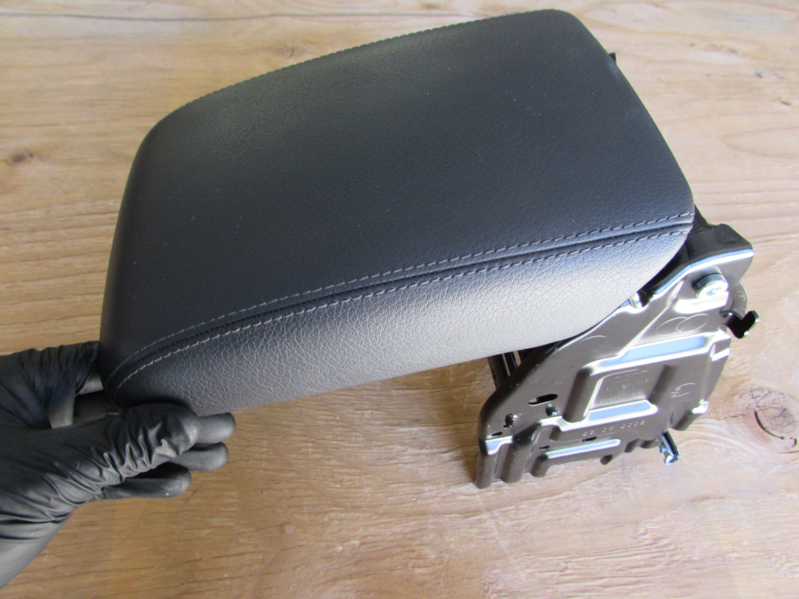 Insert Caoutchouc Console Centrale Audi A4 B8 / A5 8T - Noir D'origine, Référence 8K0863328A4PK