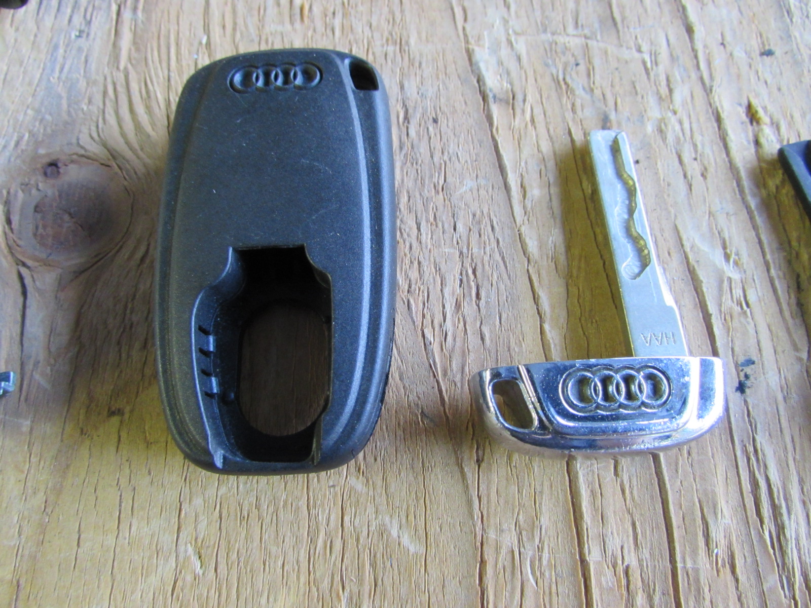 Schlüssel Gehäuse Audi A4 Avant 2.0 TDI 16V - 8T0837148