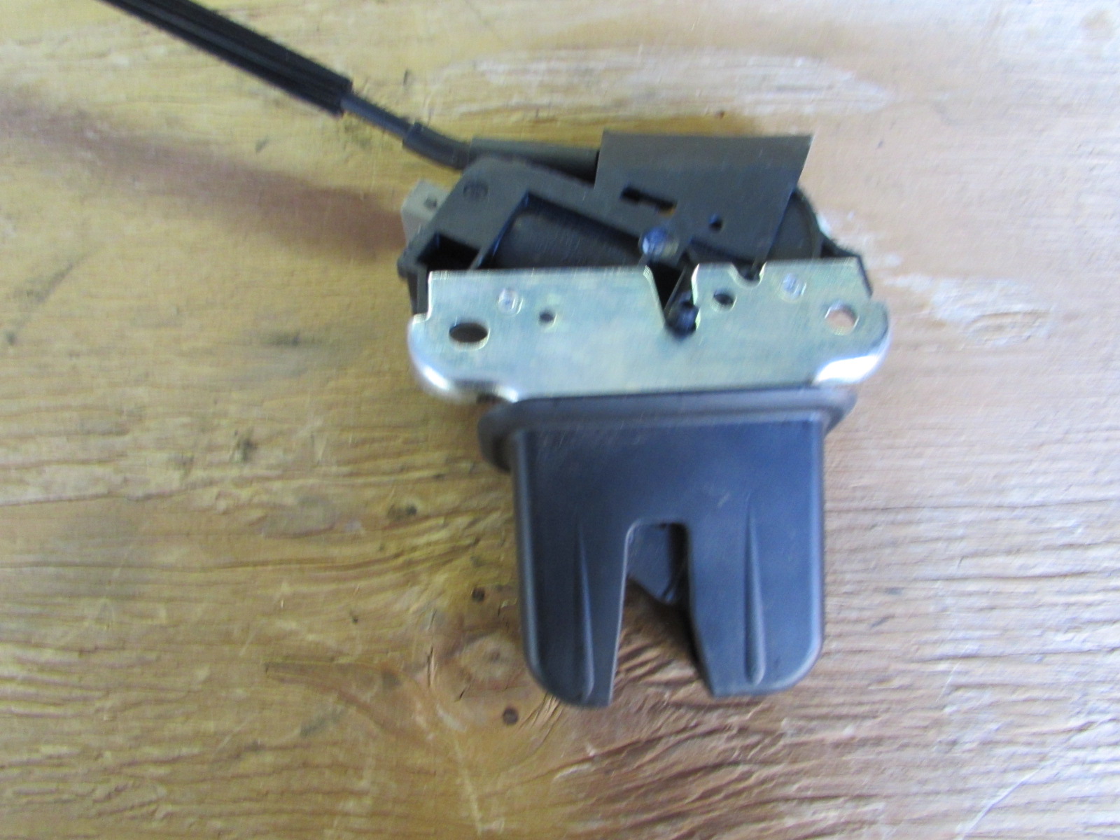 Audi OEM A4 B8 Trunk Lid Latch Lock 4F5827505 Jetta Passat A5 A6 A8 ...