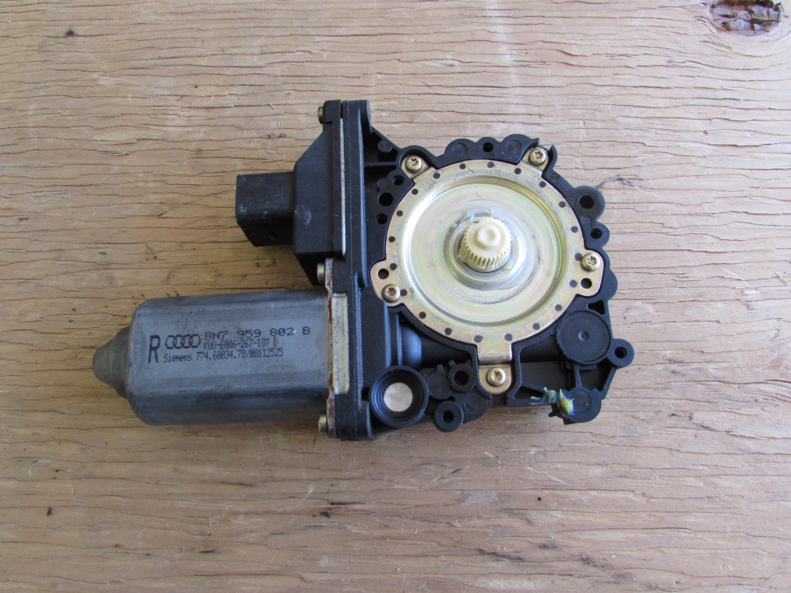 Audi TT MK1 8N Roadster Convertible Window Motor, Right Siemens ...