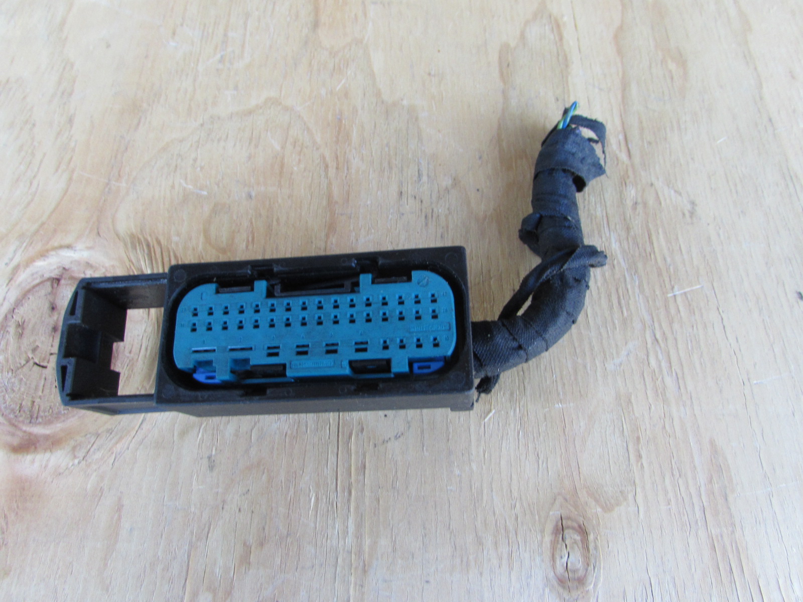 thumbnail image 2 of REMANUFACTURED BMW E65 745i 750i 745Li 760Li 750Li Parking Brake Actuator 2 of 5