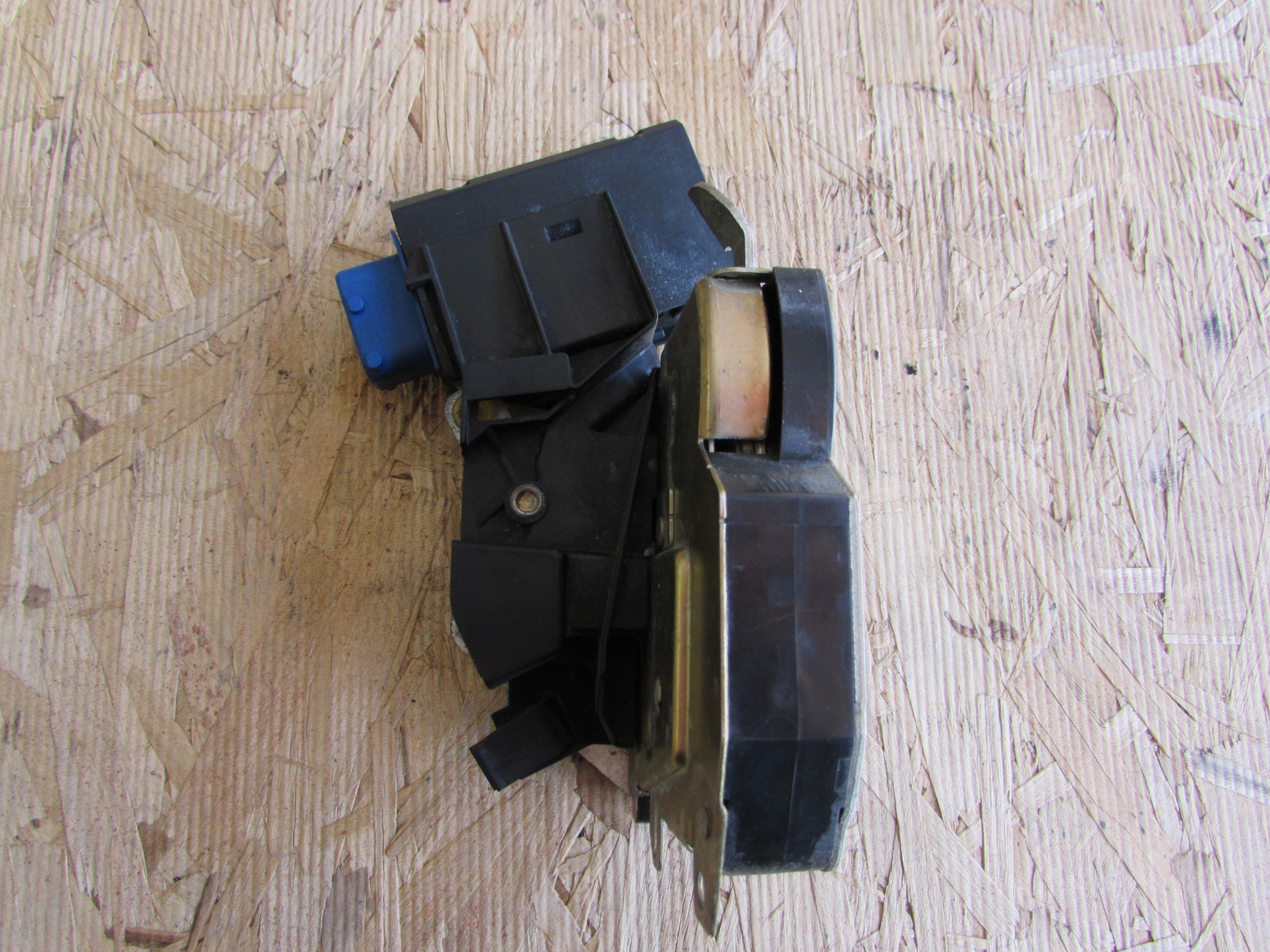 BMW Door Latch Lock with Actuator, Rear Left 51228122419 E36 318i 323i ...