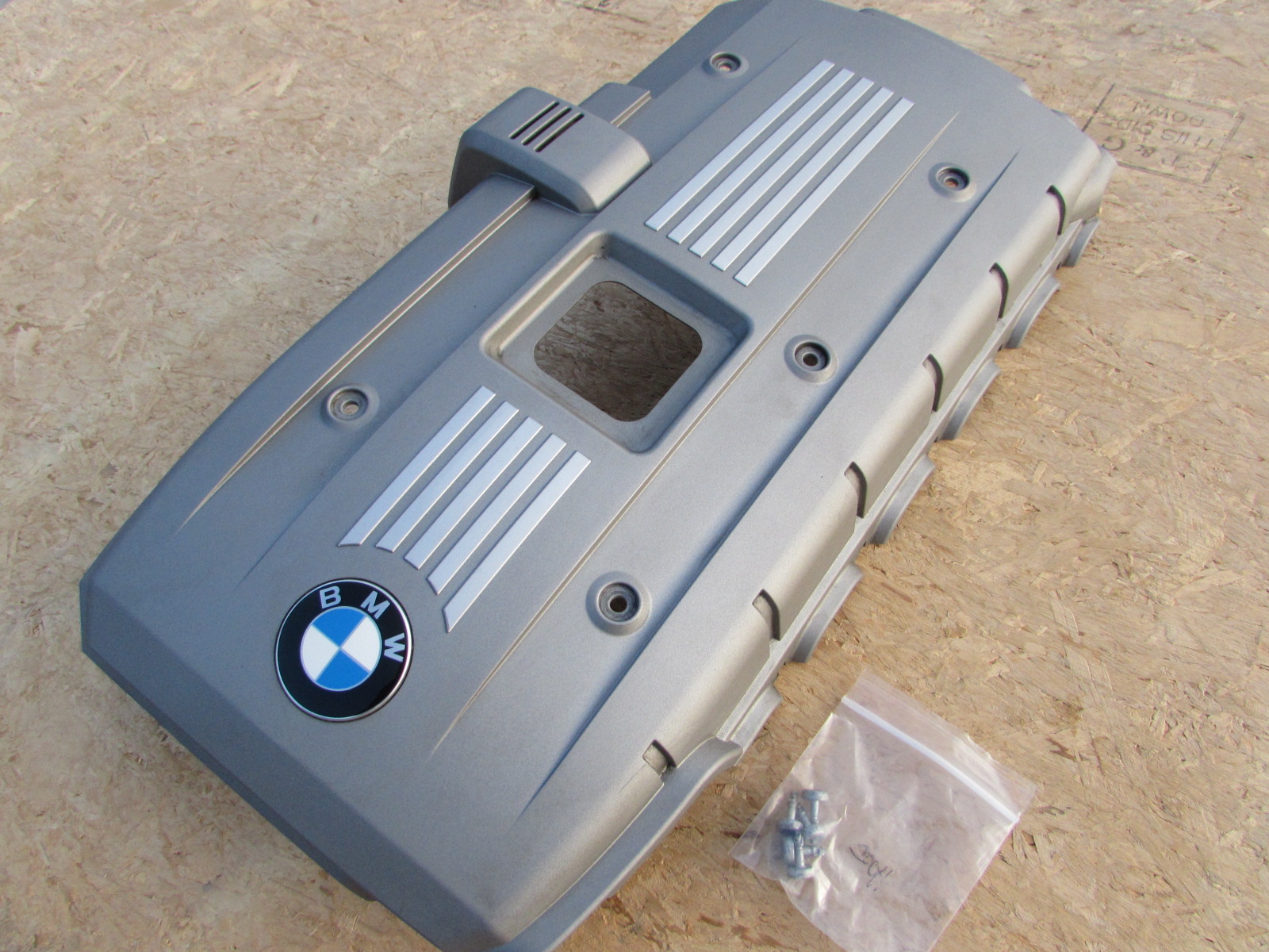 BMW Engine Cover Silver (3.0L) 11127531324 E90 3 Series E60 5 Series E85 Z4  - Hermes Auto Parts