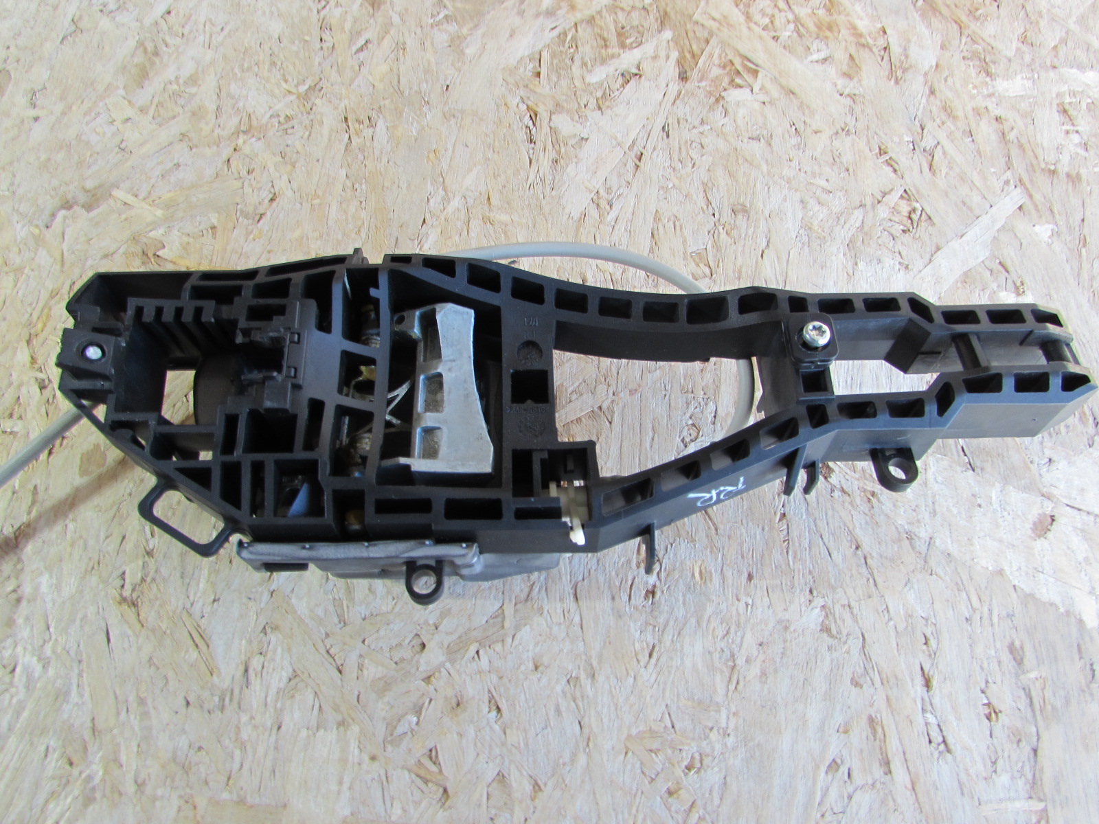BMW Exterior Door Handle Carrier Bracket, Rear Right 51217242568 