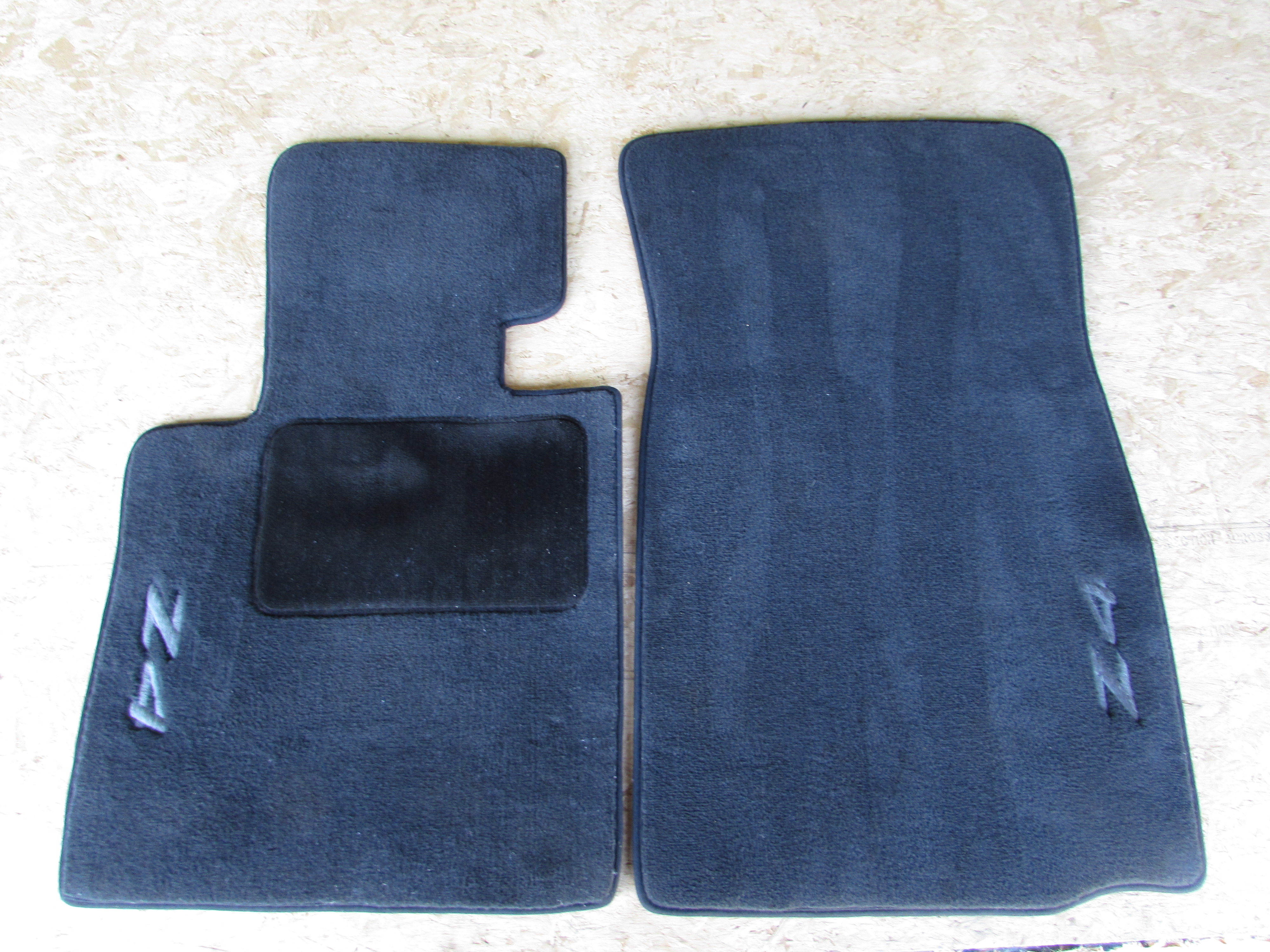 Bmw Floor Mats Incl Left And Right 82110152598 2003 2008 E85 E86