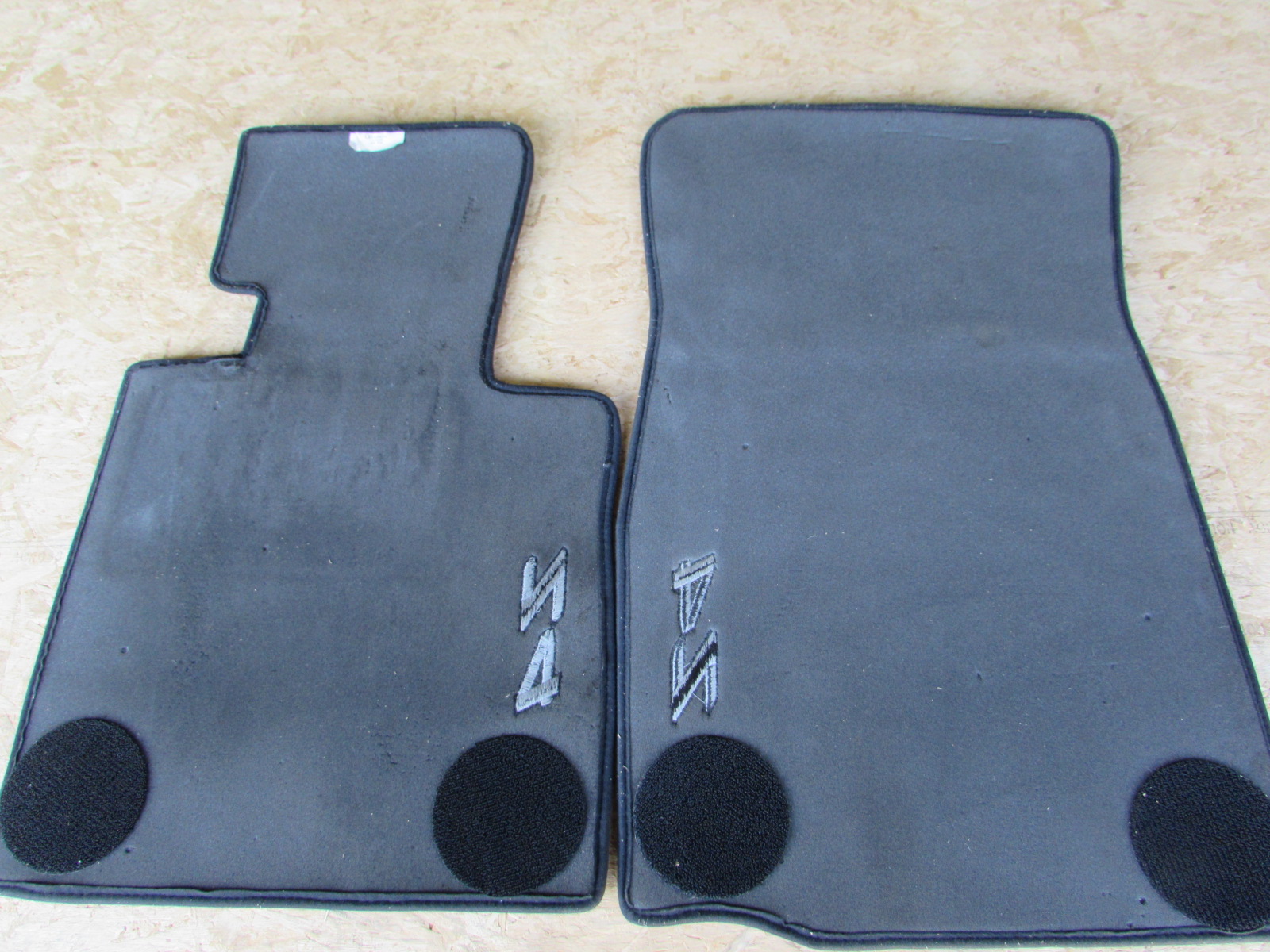 Bmw Floor Mats Incl Left And Right 82110152598 2003 2008 E85 E86