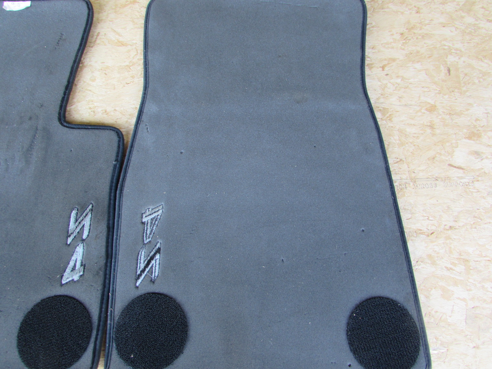 Bmw Floor Mats Incl Left And Right 82110152598 2003 2008 E85 E86