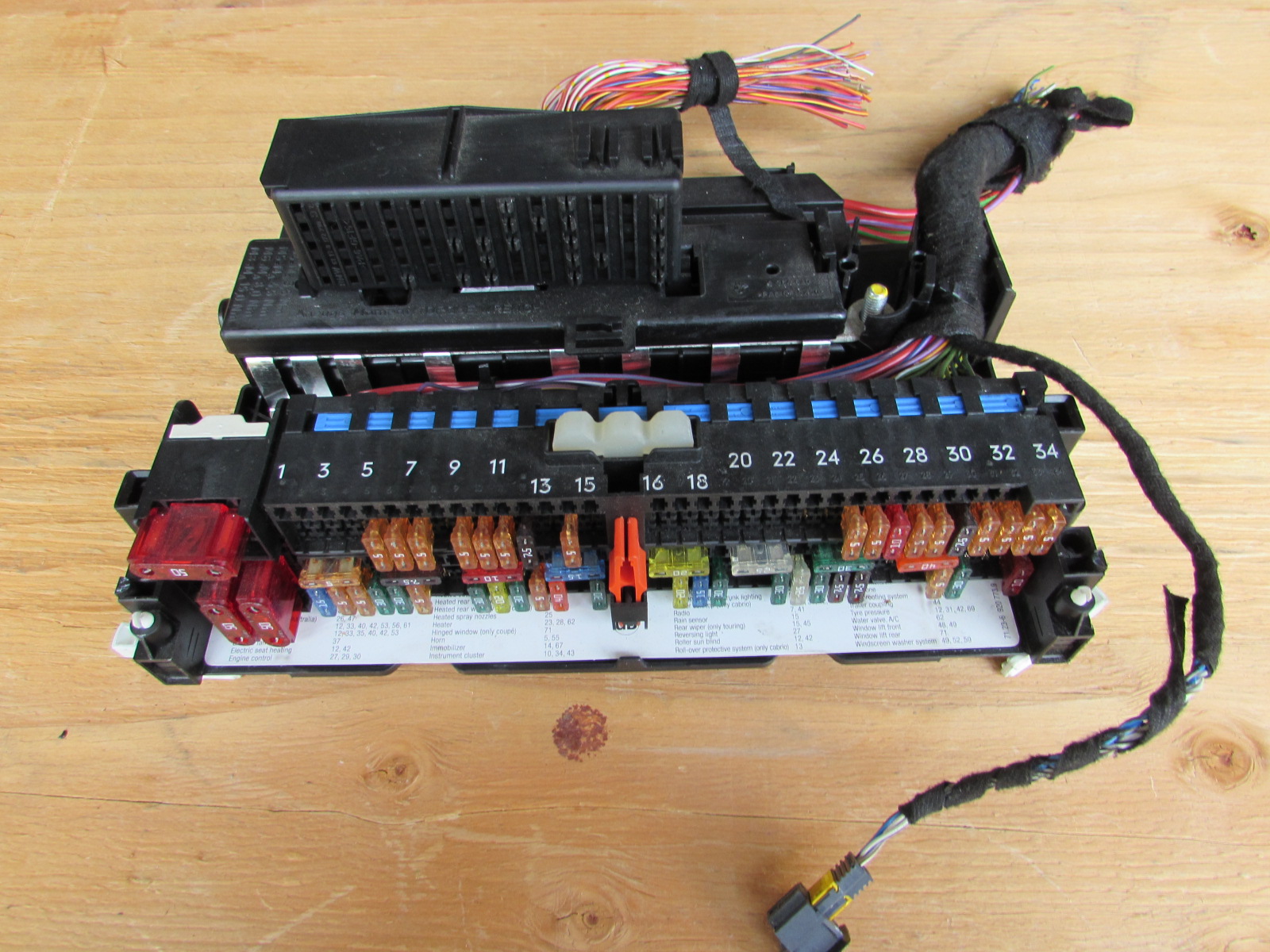 bmw 330 e46 fuse box diagram  | 1024 x 768