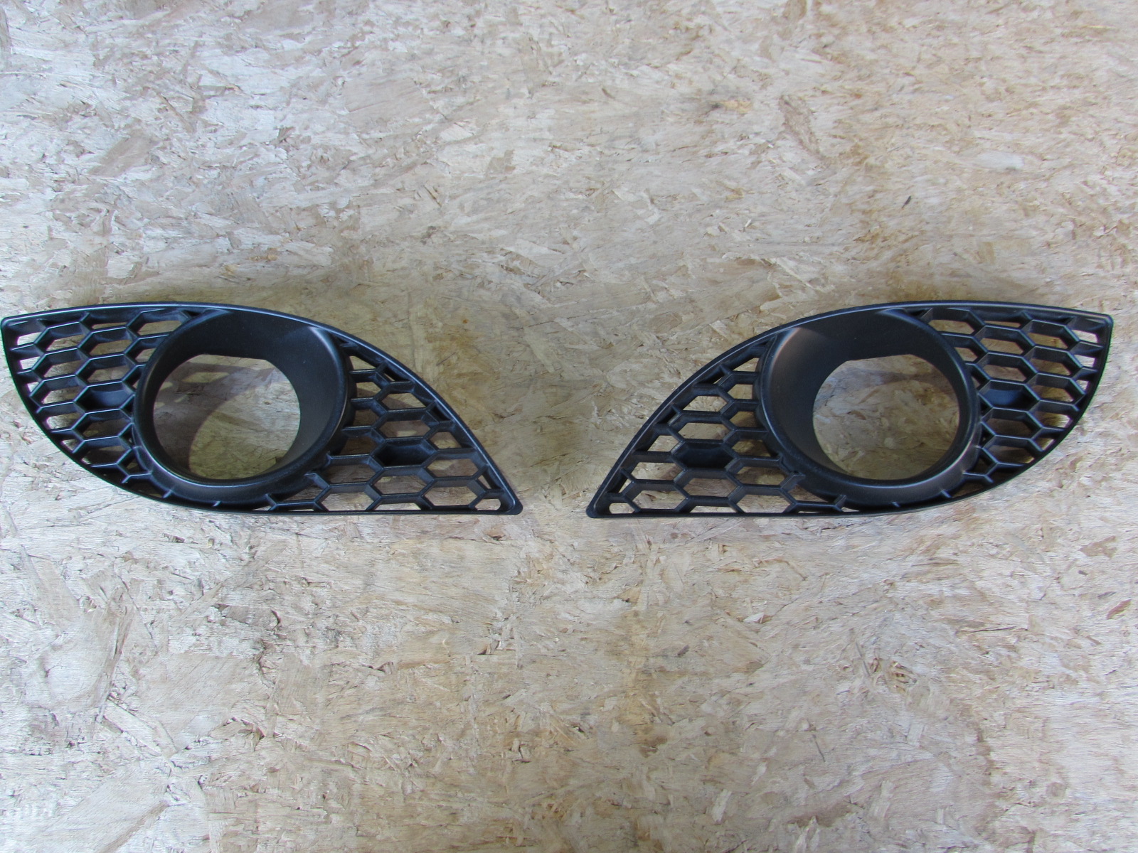 Front Bumper Fog Light Replacement - Part #23170303 Direct Fit