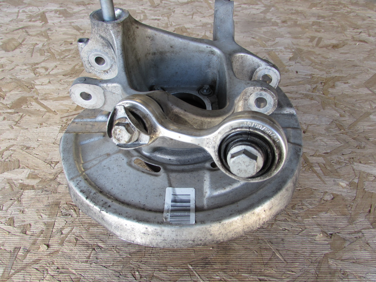 BMW Wheel Carrier Knuckle Hub Assembly, Rear Right 33326793770