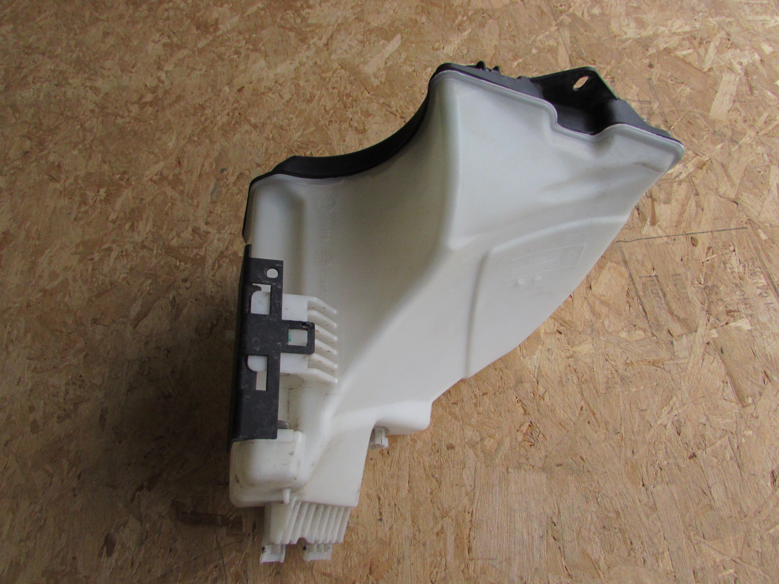 thumbnail image 2 of For BMW 325ci 325i 328i 330i Z4 Windshield Wiper Washer Fluid Reservoir Tank OES 2 of 6