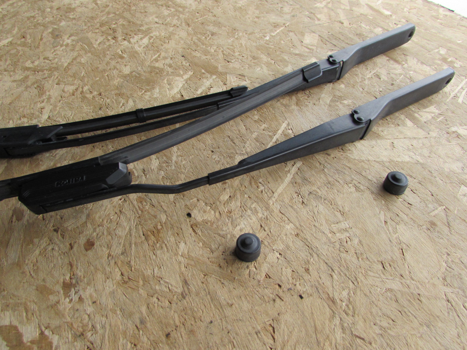 BMW Windshield Wiper Arms (Includes Left and Right) 61617011763 2003 ...