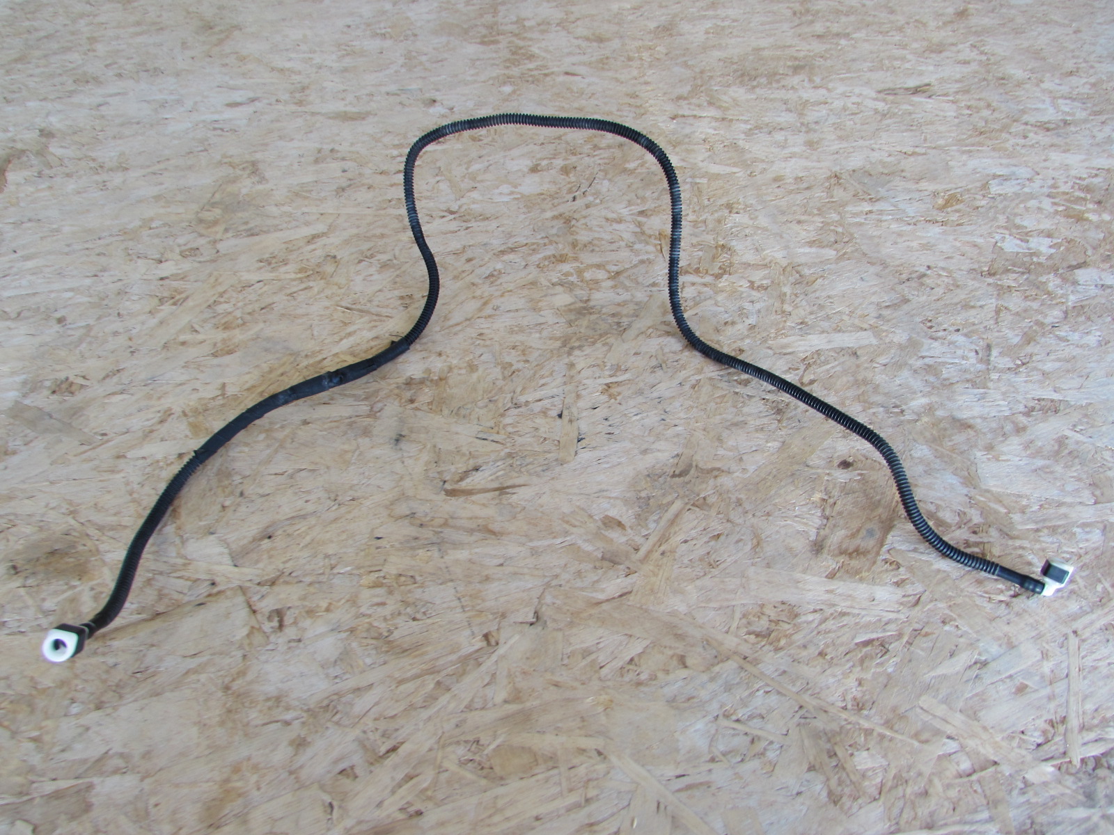 BMW Windshield Wiper Sprayer Pump Hose 61667326807 - Hermes Auto Parts MOONEYES製ムーンアイズステアリング