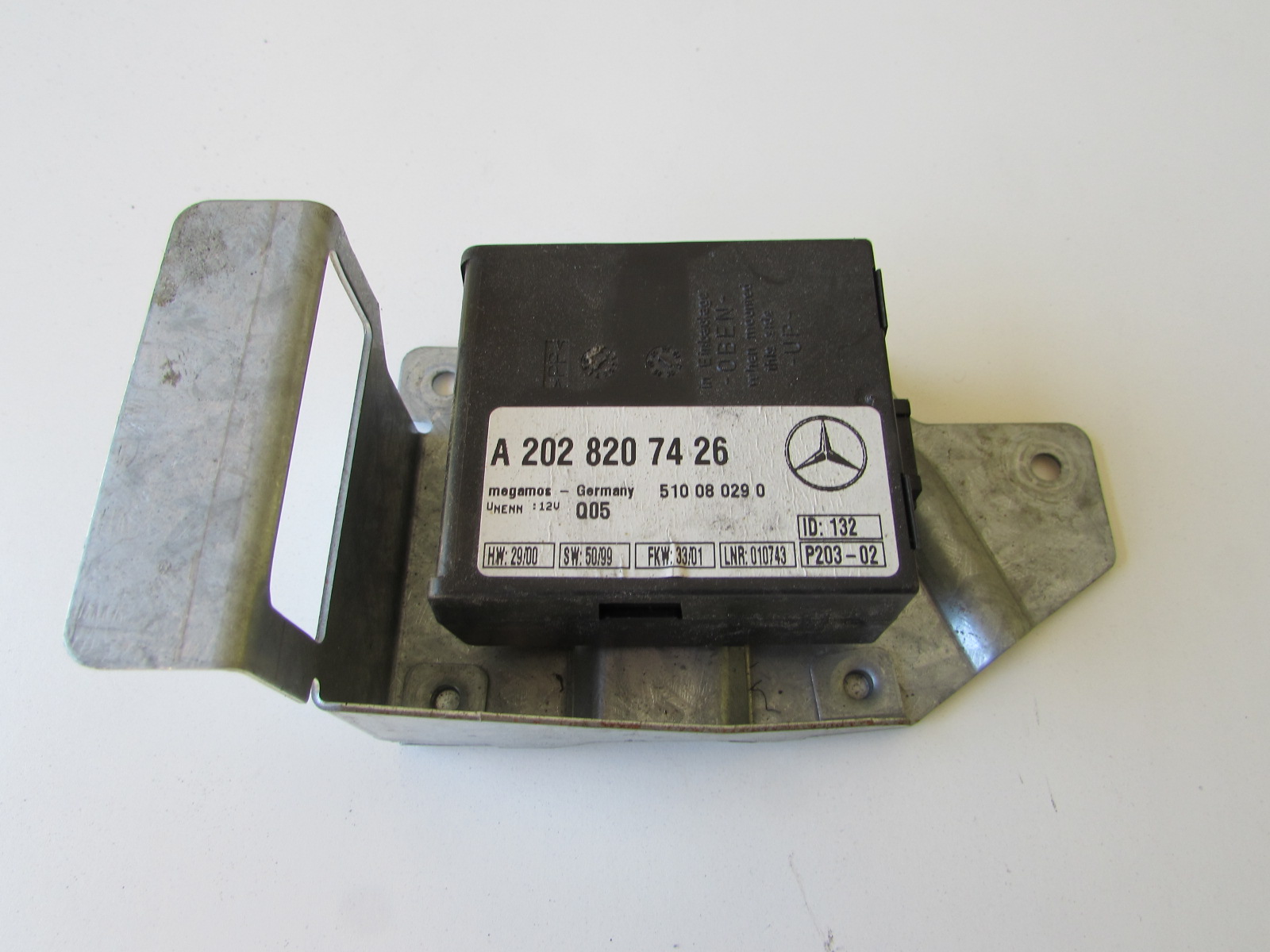 Genuine Mercedes-Benz Control Module 463-820-13-26