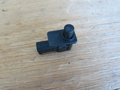 BMW Hood Open Switch 61318352229 E38 E39 E46 E53 E60 E63 E64 E65 E82 ...